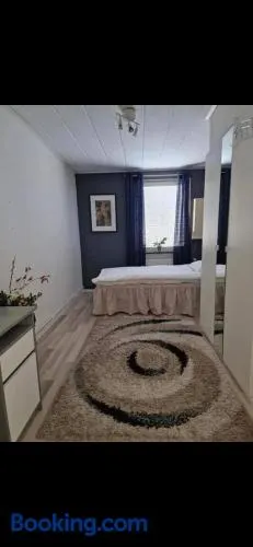 Comfy Cozy Room in beautiful home - Image 1