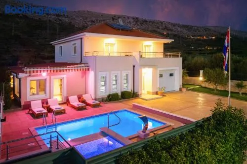 VILLA MILLA with private pool, jacuzzi, sauna, gym, max. 8 person - Image 1