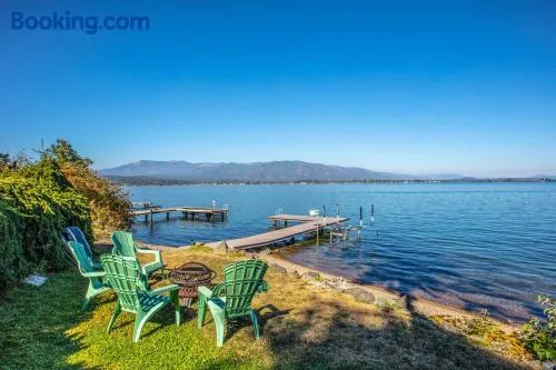 Waterfront Sagle Retreat w/ Hot Tub & Fireplace - Image 1