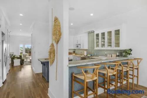 30a Seagrove Beach Condo with Gulf & Lake Views - Image 1