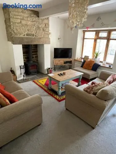 Wuthering Cottage - Central, Stylish, Cosy, Comfy - Image 1