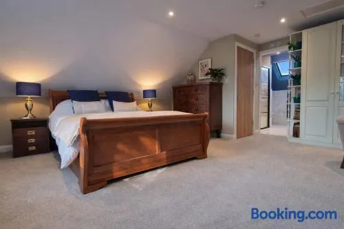 New Forest Guest Suite with Private Garden - Image 1