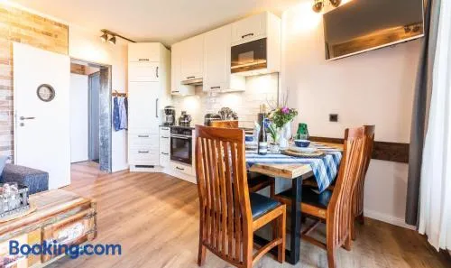 Charmant appartement adapté aux familles avec terrasse, jardin et sauna | Vue panoramique | Plage à proximité - Image 1