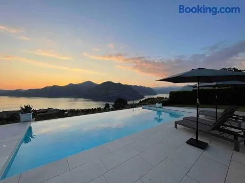 Luxury villa with private infinity pool - Image 1