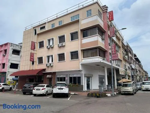 White House Hotel - Image 1