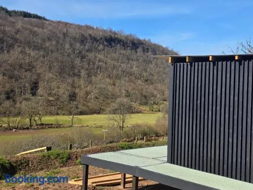 Bumblebee Lodge - Image 1