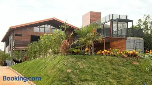 Casa container no lago de Furnas - Image 1