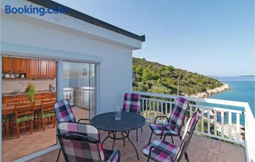 Nice Apartment In Drvenik Veliki - Image 1