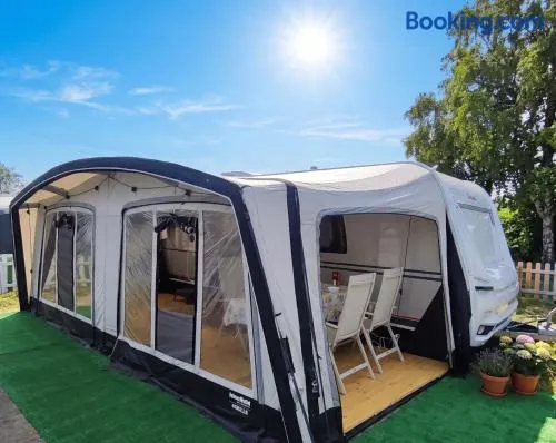 HellOVE Premium Air-C Caravans Nowe Klimatyzowane Przyczepy - Kite & Wind, Półwysep Helski - Image 1