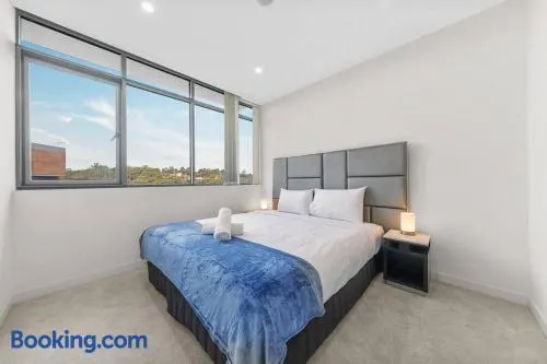 Two Bedroom Private Apartment In Lane Cove with Parking - Image 1