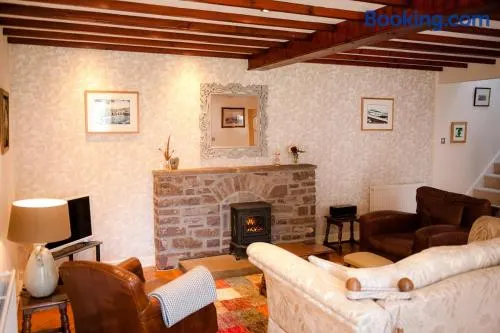 Cottage in Llangattock, Brecon Beacons - Image 1