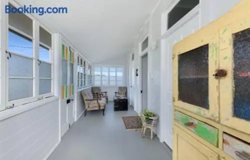 Beach Cottage Upstairs - Image 1