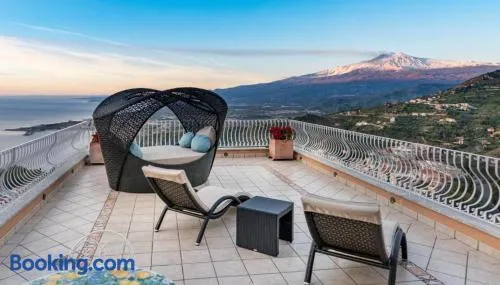 Villa Le Terrazze Charming Rooms - Image 1