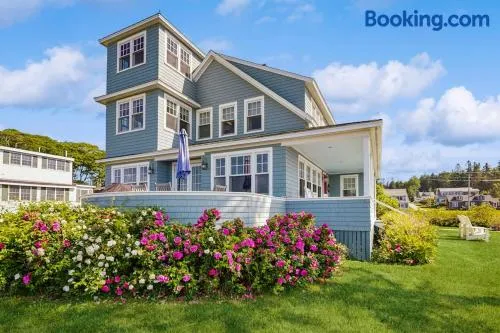 Oceanfront home incredible ocean views, deck & location - Image 1