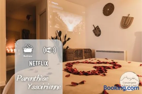 La Parenthèse Yssoirienne - Balnéo - Vidéoprojecteur - Image 1