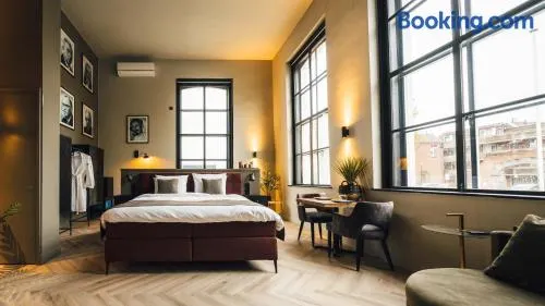 Oldschool Hotel - Image 1