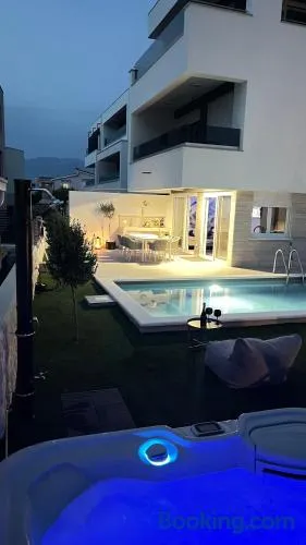 Luxury apartment Black Pearl Beluga with private Pool and Jacuzzi - Image 1