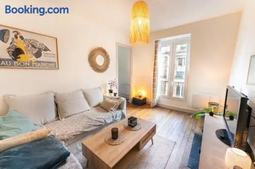 Appartement calme et lumineux 18eme arrondissement - Image 1