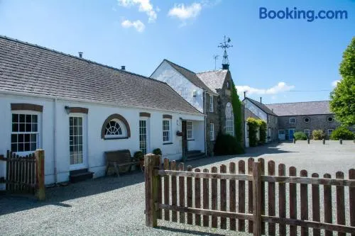 Gamekeepers Cottage - Image 1