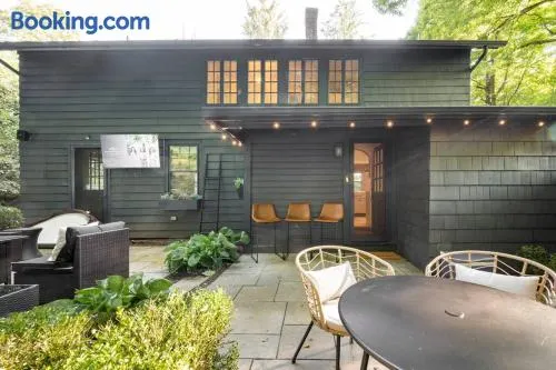 Exquisite Bedford Lux Retreat. - Image 1