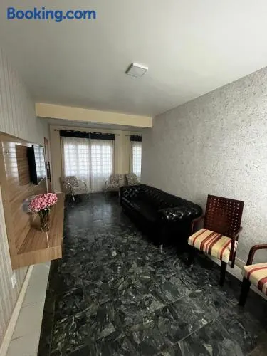 Apto amplo no Coração de Barreiras 3 Quartos 4 Banheiros Comporta até 7 hóspedes 157m2 - Image 1