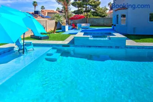 HOUSE VEGAS - Image 1