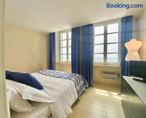 Casa Sea Life, Beachfront with parking - Image 1