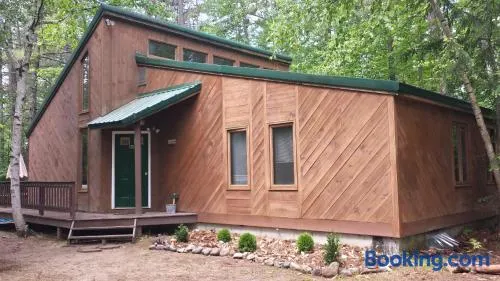 Cabin in the pines - Image 1