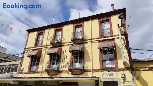 Hostal Restaurante Moderno - Image 1