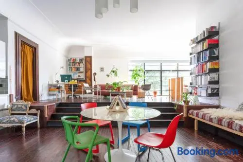 Modernist Period Apartment and Design Oasis near O2 & Excel - Image 1