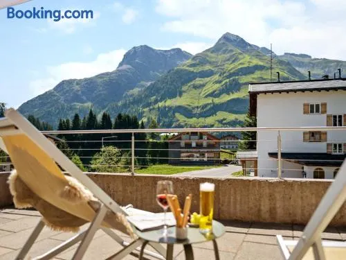 Carolines Appartement Warth - Bergblick, Terrasse, 2 Min Fußweg bis Skilift & Tiefgarage - ideal für Familien und naturverbundene Paare - Image 1