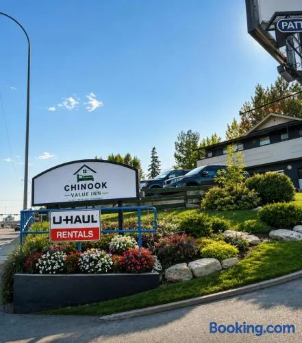 Chinook Value Inn - Image 1