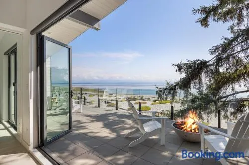 Beachfront Luxury Suite #21 at THE BEACH HOUSE - Image 1