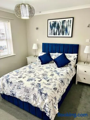 Charming 1-Bedroom Flat - Chelmsford City Centre - Image 1