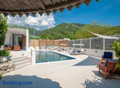 Villa D Apartments - Image 1