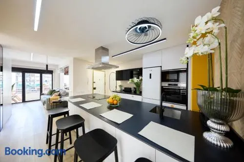 Apartamento moderno para 5 con Parking y balcón en Cartagena centro - Image 1