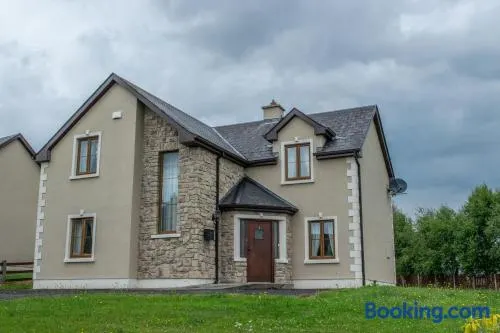 no 4 Cnoc Na Si Dublin Road - Image 1