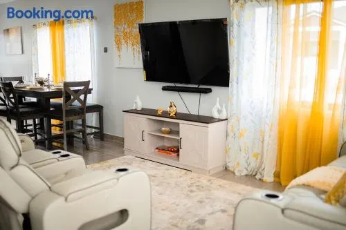Gated Runaway Bay Townhome with Pool Near Beach - Image 1