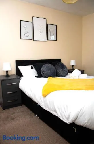 XB Property - Comfy house perfect for families contractors relocators - Image 1