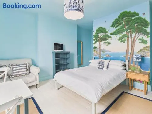 Pendune - Sea View Apartment | Easy walk to Town & Beaches - Image 1