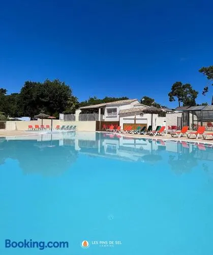 Camping Les Pins de Sel - Image 1