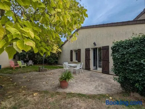 Maison de vacances en Berry avec jardin clos, proche plage et sentiers, animaux acceptés - Image 1