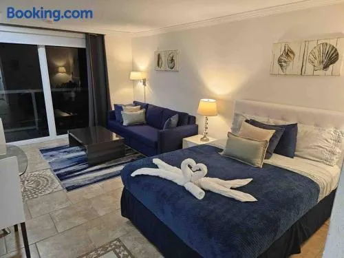 Beachfront Apartment in Sunny Isles Beach! - Image 1