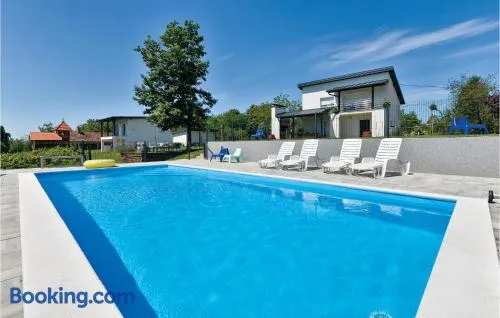 Three-Bedroom Holiday Home In Durdevac - Image 1