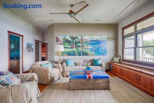 Hilo's Luxury & Ocean Front Estate - Image 1