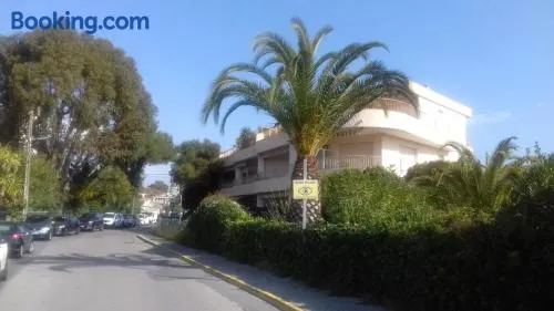 GOLFE JUAN 3P MER PARKING - Image 1