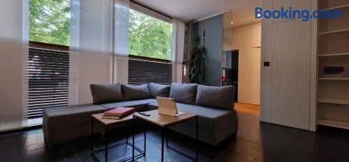 Moderno Apartamento con Garaje Privado - Image 1