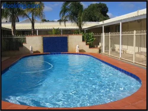 THE MEYERS HOUSE - ACCOMMODATION - Image 1