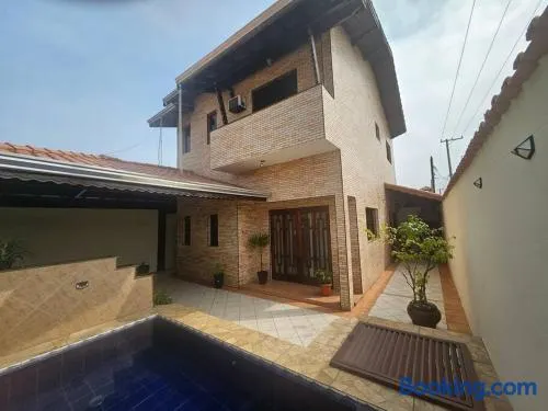 Sobrado Aviação piscina, churrasqueira, jacuzzi - Image 1