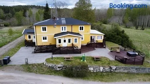 Skräpplinge gård - Image 1